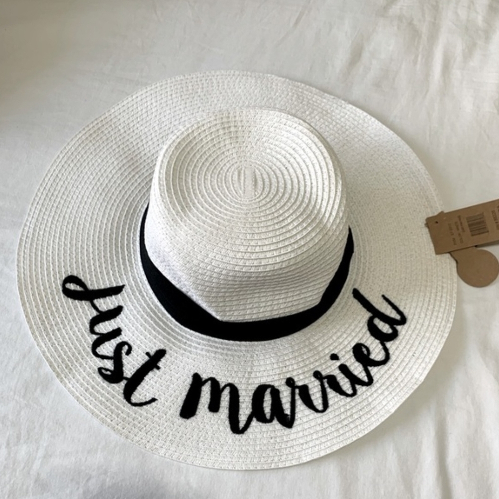 C.C White 'Just Married' Embroidered Bridal‎ Sun Hat - Picture 4 of 5